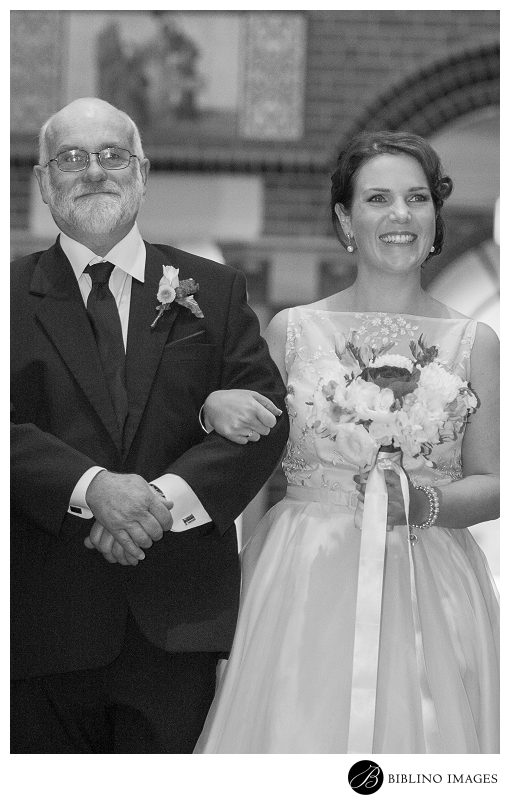 Sydney-Catholic-Church-Wedding-Bride-and-her-father-walk-to-the-alter-photos-by-Biblino-Images