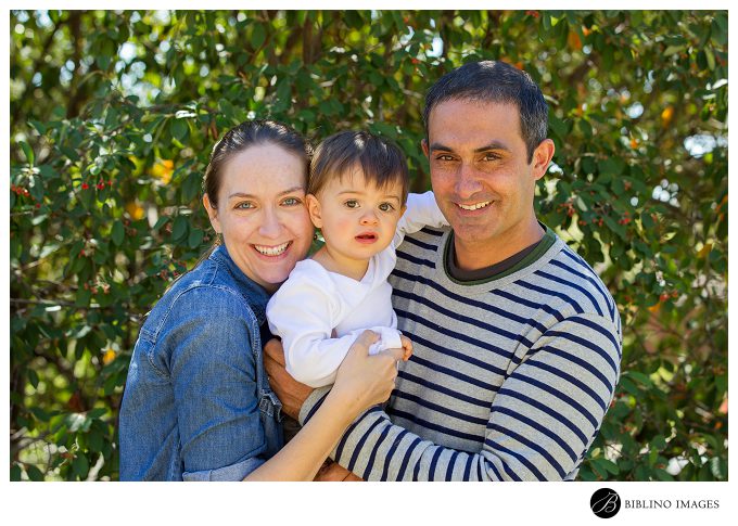 Natural-Family-portraits-with-a-young-family-in-south-canberra